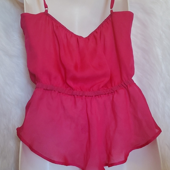 GUESS Marciano Fuschia Peplum V-Neck Blouse Top - Size XS, 0 - Picture 5 of 5